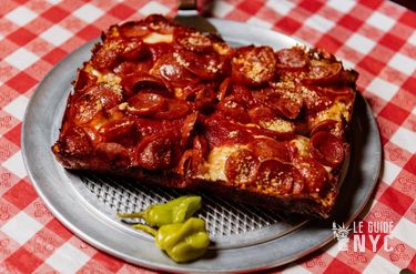 Pizza Ace's Pizza au Pepperoni, 30 Rock - Rockefeller Plaza