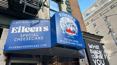 Eileen, Holly and Bonnie, Eileen's special cheesecake