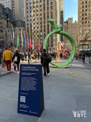 Trois sculptures de John Chamberlain exposées au Rockefeller Center
