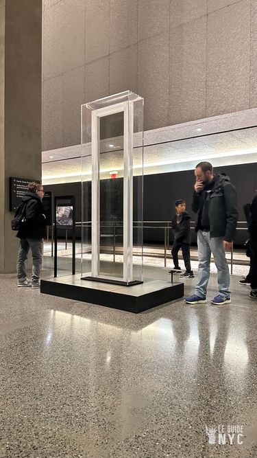 La Surviving Glass du musée du World Trade Center