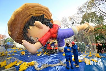 Gonflage des ballons la veille de la parade. Crédit photo : Macy's