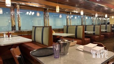 Le temps semble s'&ecirc;tre arr&ecirc;t&eacute; au Court Square Diner