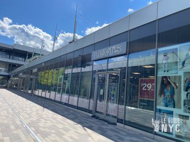Le magasin Levi's, un incontournable de l'Empire Outlets à Staten Island
