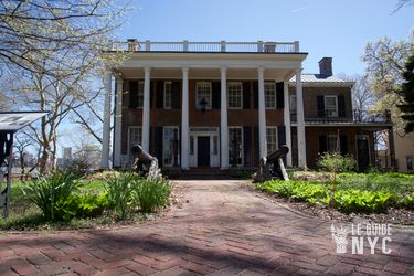 Governors House abrite parfois des expositions