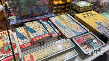Carnets, stylos, magnets : New York se décline sous toutes les formes