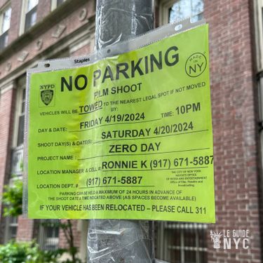 Avis de tournage dans les rues de New York. 